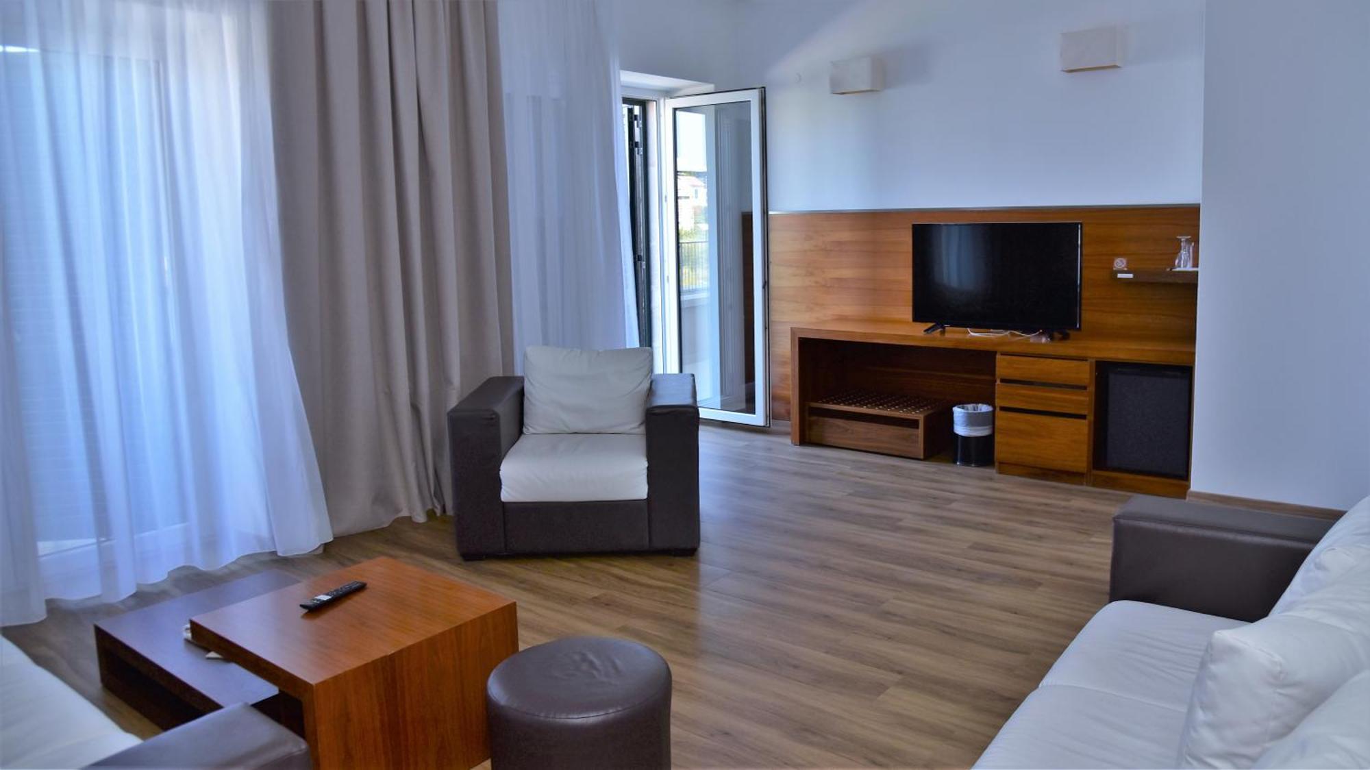 Hotel Lipa Постира Экстерьер фото