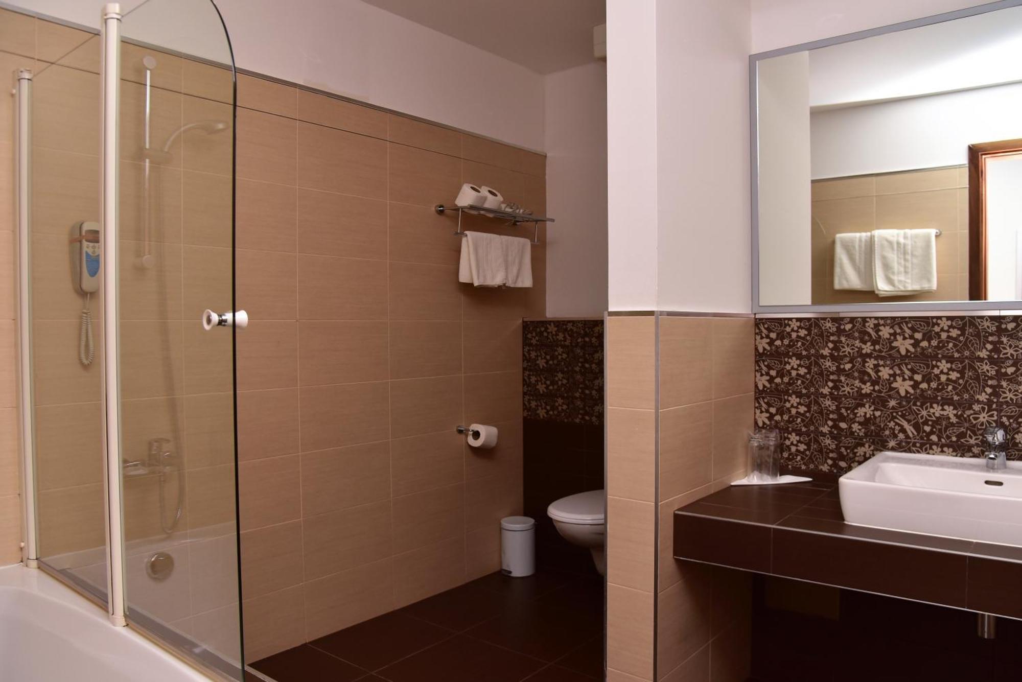 Hotel Lipa Постира Экстерьер фото