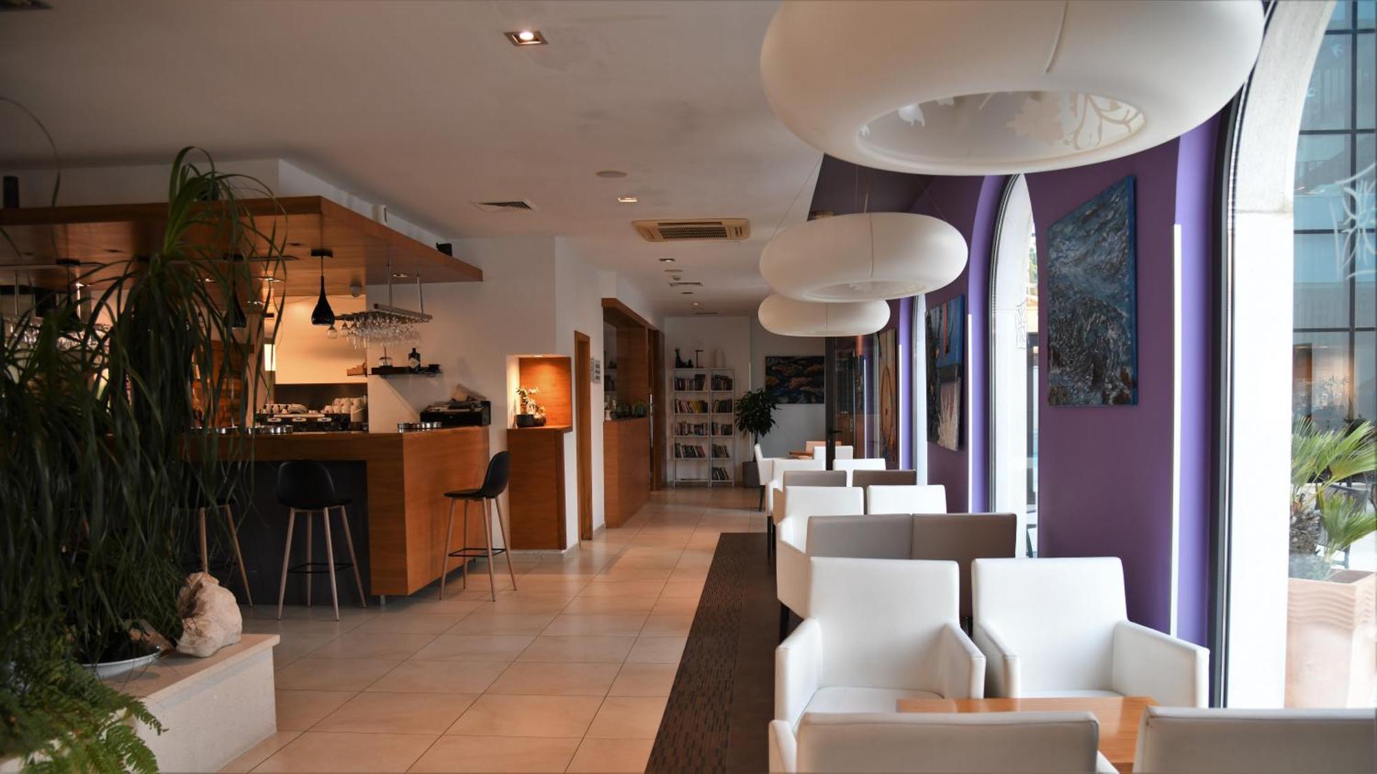 Hotel Lipa Постира Экстерьер фото
