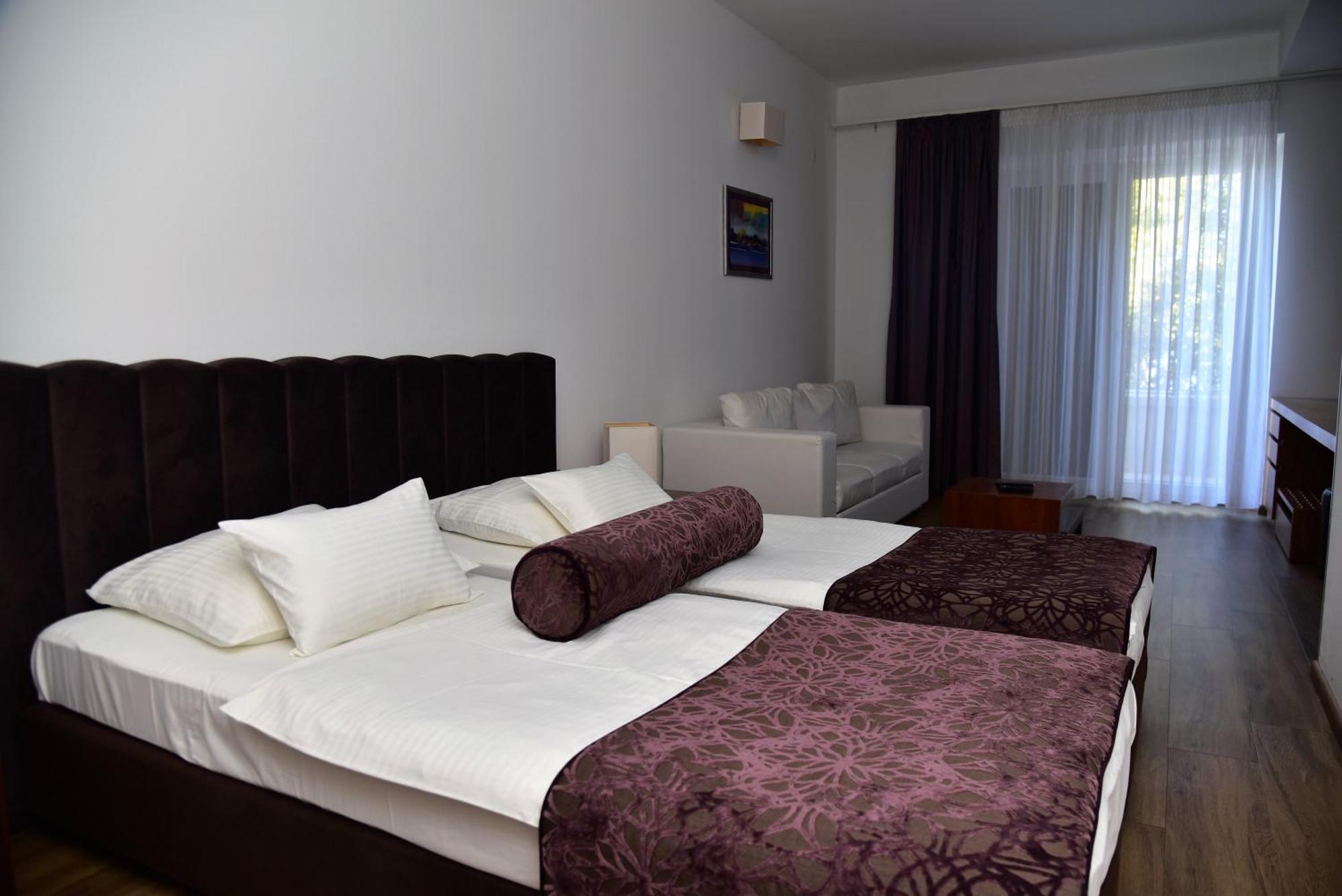 Hotel Lipa Постира Экстерьер фото