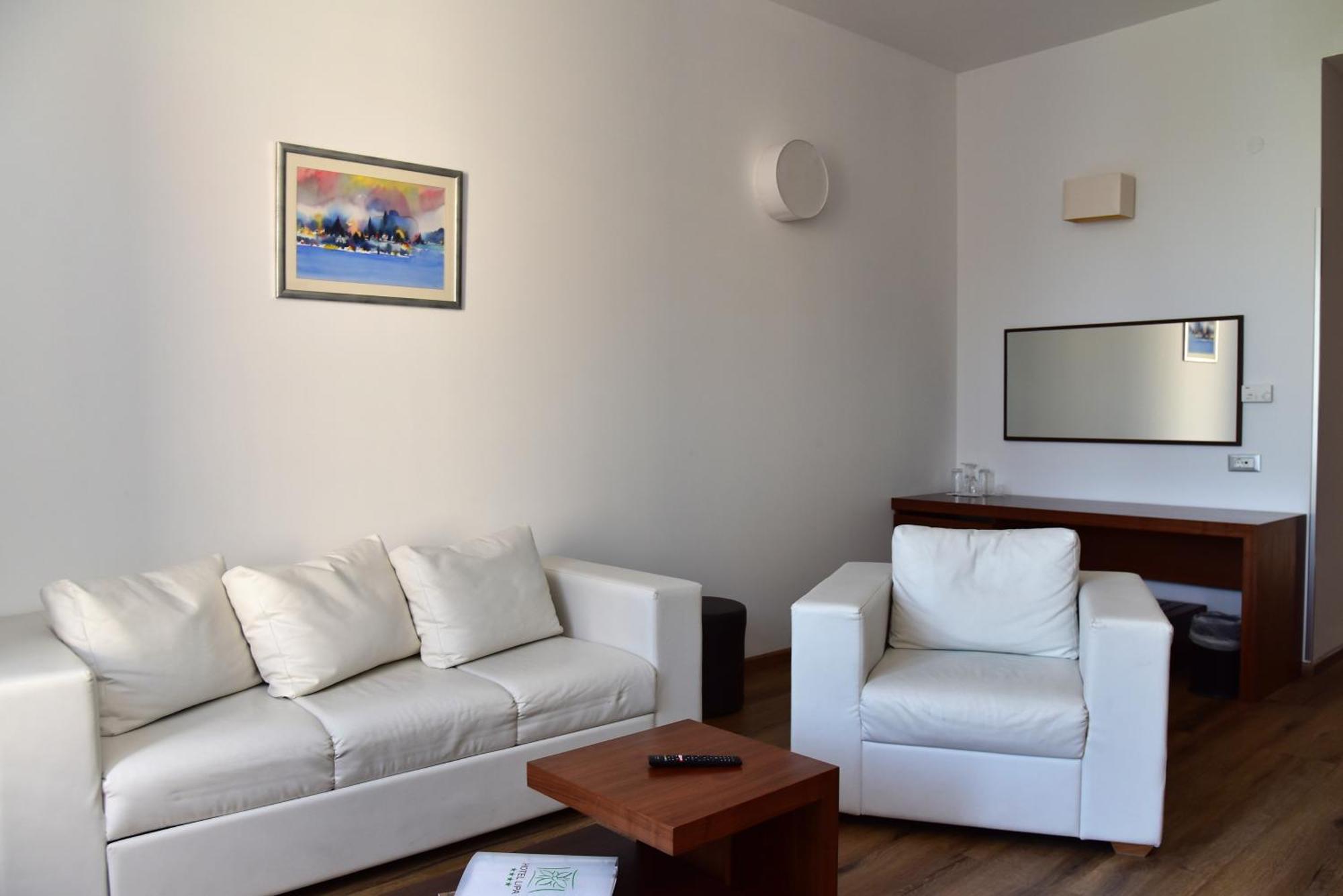 Hotel Lipa Постира Экстерьер фото