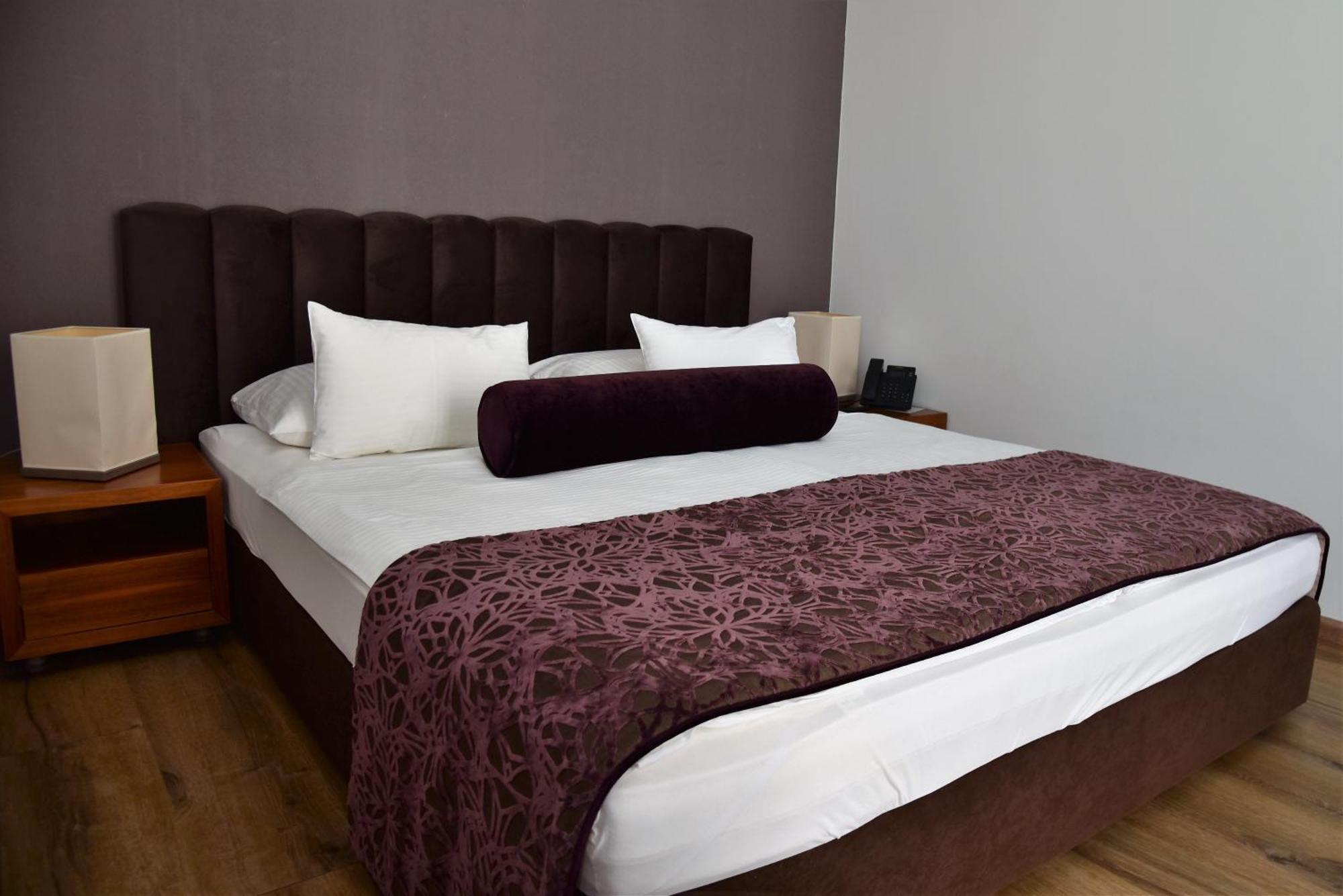 Hotel Lipa Постира Экстерьер фото