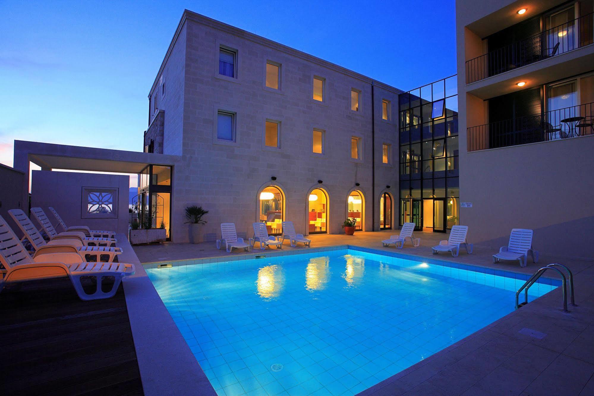 Hotel Lipa Постира Удобства фото
