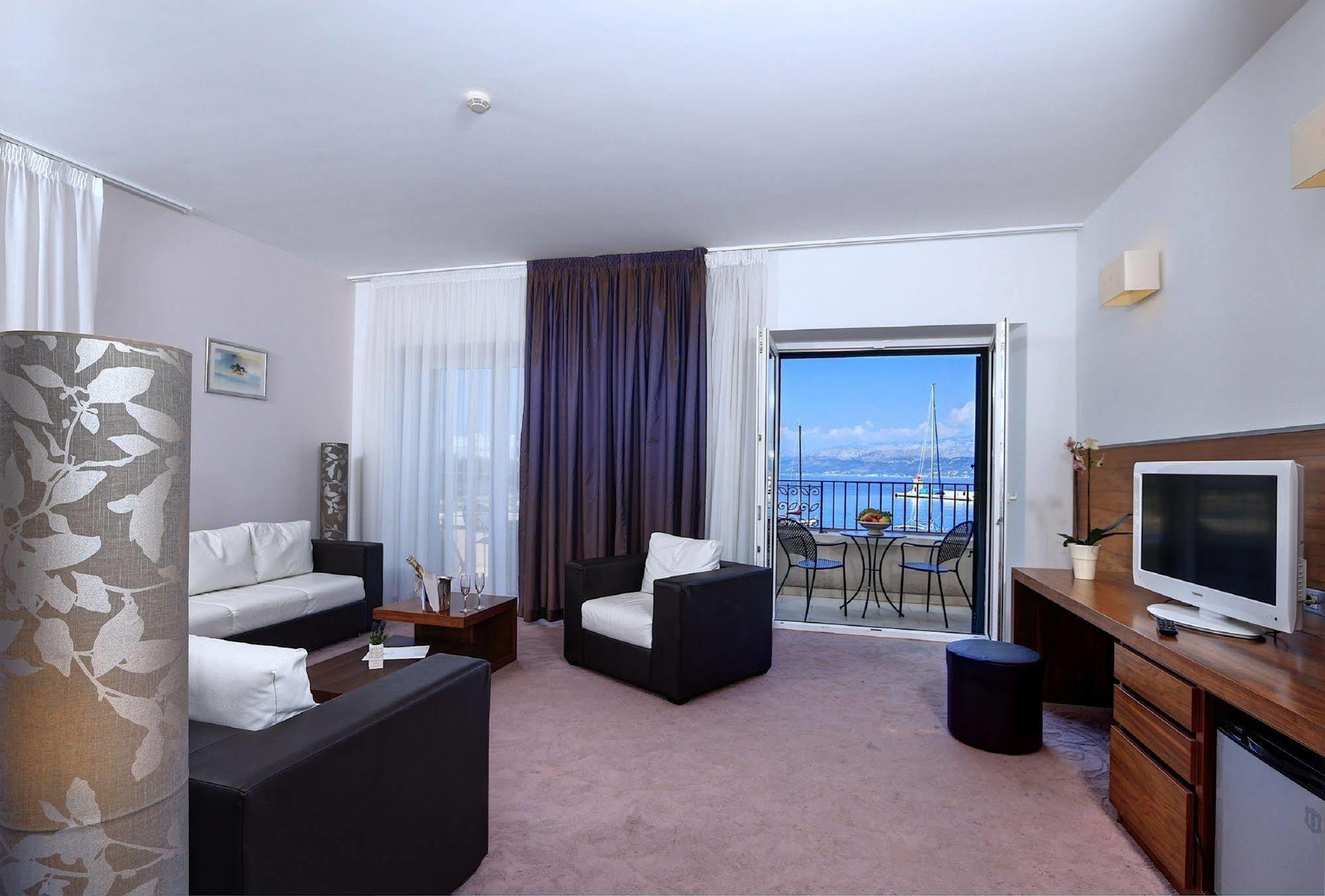 Hotel Lipa Постира Экстерьер фото